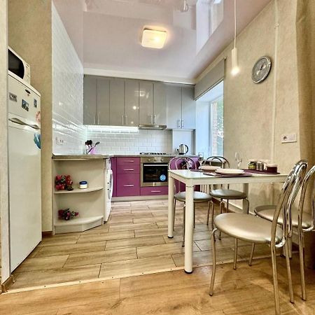 Apartpoltava Витончені Апартаменти Біля Лялькового Театру, Звітна Документація Для Відрядження, Банківський Чек Buitenkant foto