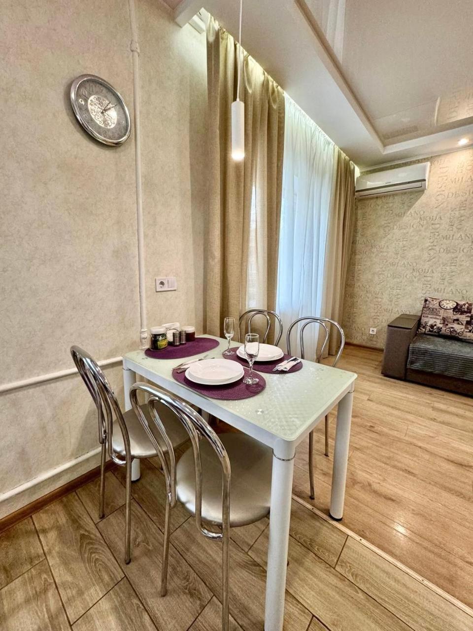 Apartpoltava Витончені Апартаменти Біля Лялькового Театру, Звітна Документація Для Відрядження, Банківський Чек Buitenkant foto