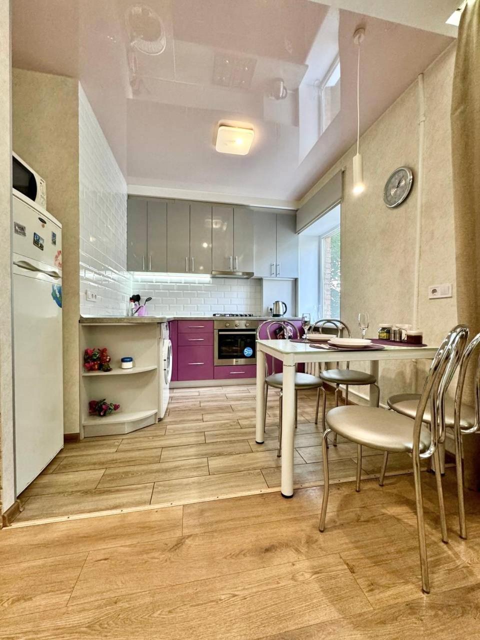 Apartpoltava Витончені Апартаменти Біля Лялькового Театру, Звітна Документація Для Відрядження, Банківський Чек Buitenkant foto